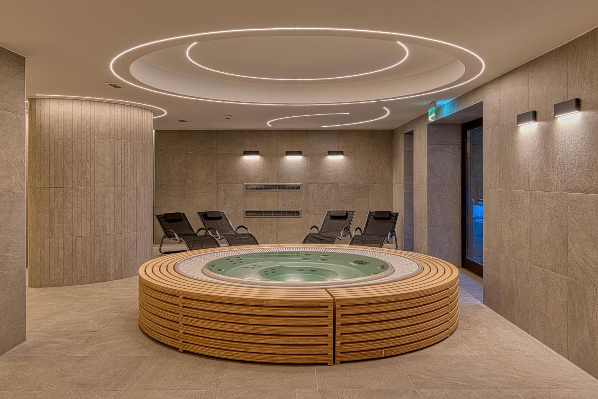 Cardoner Es Konferenciakoezpont Отель 4*