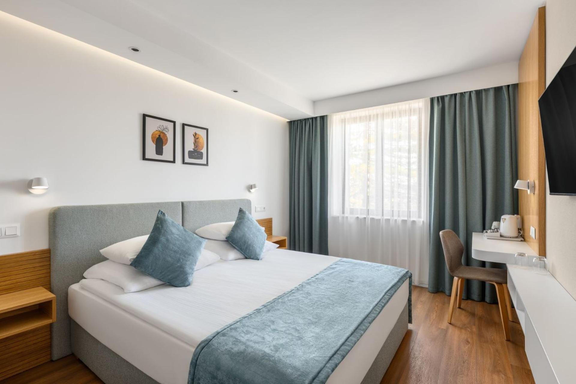 Cardoner Es Konferenciakoezpont Hotel 4*