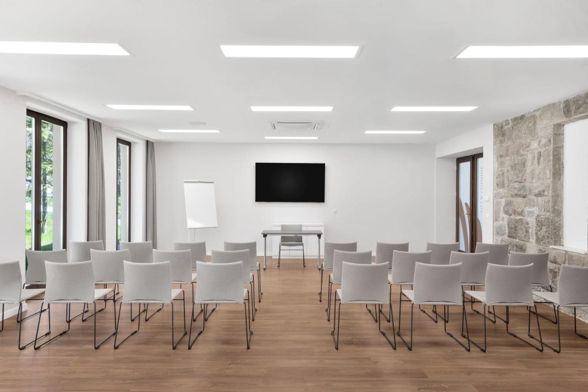 Cardoner Es Konferenciakoezpont 4* Добогокё